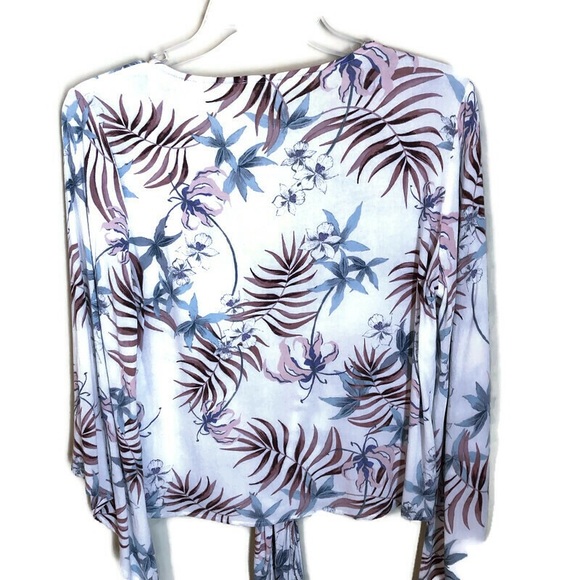 Love Stitch Zandria style front tie top size small - Picture 3 of 8